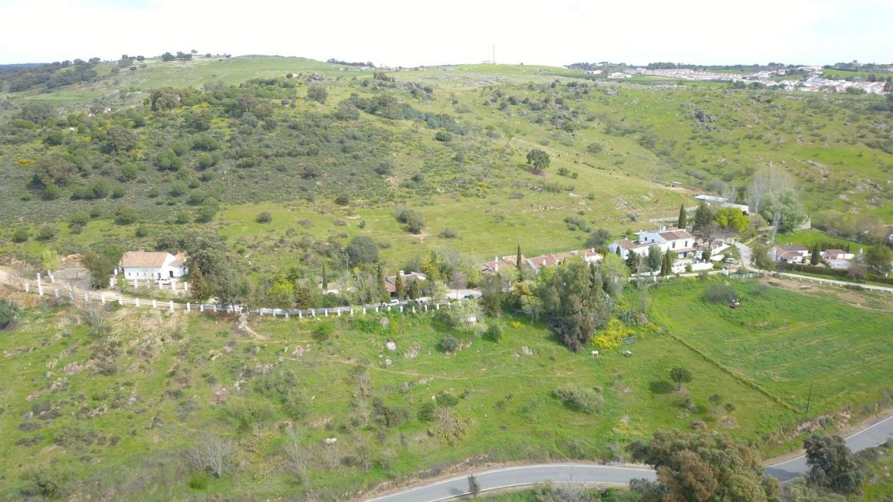 Cortijo El Berrocal Vendégház Cazalla de la Sierra Kültér fotó