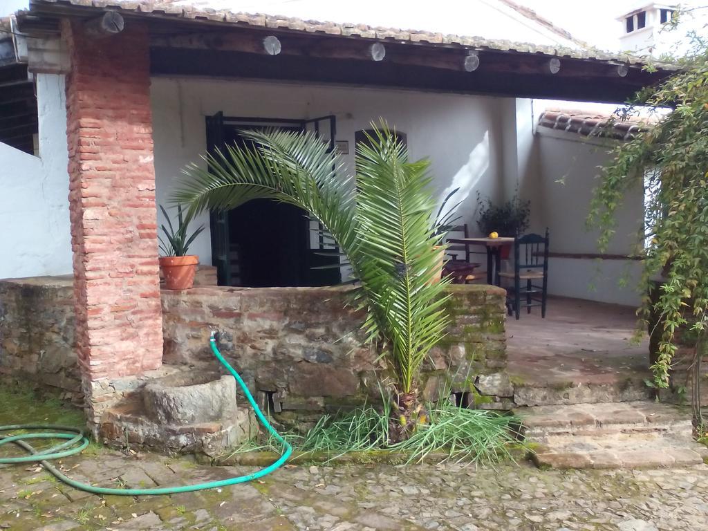 Cortijo El Berrocal Vendégház Cazalla de la Sierra Kültér fotó